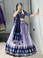 Ensemble élégant de lehenga style demi-sari en soie Kanchipuram