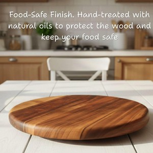 Plateau tournant rond en bois rustique avec fromage et olives, design minimaliste pour utilisation sur table - Product Image 3