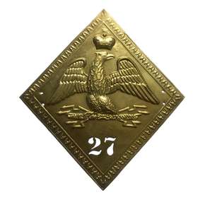 Plaque shako en laiton en forme de diamant appartenant au 27e Régiment de l'Infanterie de Ligne Française de l'époque napoléonienne - Product Image 1
