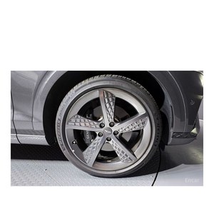 Genesis GV70 2.5T Gasolina 2WD 2024/5 con 22,400 km, Caja de Cambios Automática, Asientos de Cuero, Cámara Trasera, Volante a la Izquierda - Product Image 5