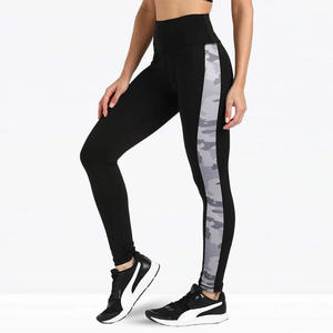 Ropa de mujer con logo personalizado, conjunto cómodo de dos piezas de camiseta de algodón acanalado y leggings. - Product Image 6