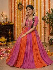 Vestido Anarkali de Moda Estilo Bollywood con Hermosa Tela de Red Cosida y Dupatta de Encaje Thumar en Cuatro Lados para Venta de Exportación - Product Image 3