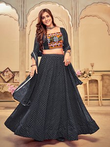 NUEVA COLECCIÓN MODERNA NAVRATRI DE LEHENGA, TELAS COMPLETAMENTE CONFECCIONADAS, GEORGETTE ESTAMPADO, TRABAJO ARTESANAL, PARA BODA, 42 PULGADAS DE LARGO, 44 PULGADAS DE ANCHO - Product Image 5