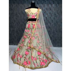 งานเย็บปักถักร้อยด้วยด้ายตาข่ายออกแบบโดยนักออกแบบ lehenga choli กับ dupatta สีขาว - Product Image 1