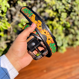 Ceinture en cuir vintage style western avec motif plume paisley, boucle en alliage de zinc artisanale, durable, largeur 40 mm, personnalisable, importée - Product Image 6