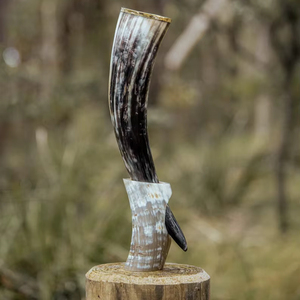 Corne à boire viking polie, faite à la main, écologique, en corne de bœuf naturelle, pour bière, hydromel, vin, reconstitution historique médiévale, fête, bar - Product Image 1