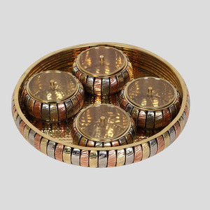 Plateau de service de luxe en laiton poli martelé, bols de rangement décoratifs à couvercle, design oriental pour cadeaux, mariages et fêtes - Product Image 2