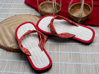 Meilleur fournisseur du Vietnam : Vente en gros de tongs en soie de cannelle et herbe marine pour femmes, style plateforme, antidérapantes et légères