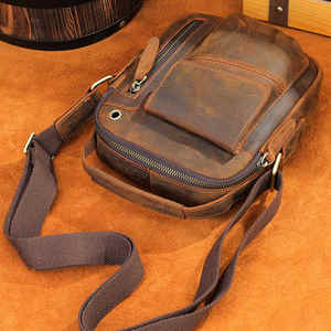 Sac bandoulière vintage en cuir PU avec chaîne, étanche, avec coussin d'air, fermeture éclair et fermoir – Sac de sport unisexe tendance pour l'extérieur - Product Image 5