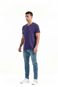 เสื้อยืดคอกว้างแขนสั้นแฟชั่นใหม่สำหรับผู้ชาย คุณภาพสูง ผลิตจากผ้าฝ้ายและโพลีเอสเตอร์ 100% ดีไซน์โดดเด่น รับสกรีนโลโก้ - Product Image 2