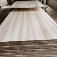 Lantai Kayu Solid Maple Alami Hasil Pengupasan Tangan untuk Penggunaan Hotel Modern di Dalam Ruangan 18mm Kelas CD Sistem Tongue and Groove