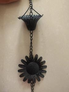 Cadena de lluvia metálica de excelente mano de obra que funciona de maravilla en entornos modernos y tradicionales. - Product Image 3