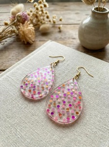 Boucles d'oreilles en résine aux tons terreux, couleur naturelle, finition lisse, article de gros personnalisé pour usine, en résine - Product Image 6