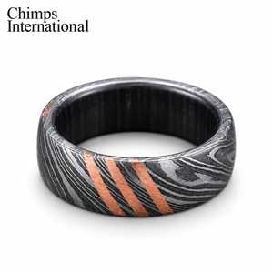 Anillo de Boda de Acero de Damasco para Hombre con Incrustaciones de Cobre, Banda Moderna Hecha a Mano |   Anillo de moda para hombre, el mejor regalo de Navidad - Product Image 3