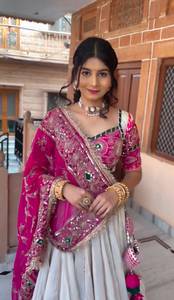 Blusa con bordado de diseñador y trabajo de hilo cosido, con lehenga y dupatta cosidos, conjunto de lehenga choli para Navratri. - Product Image 2