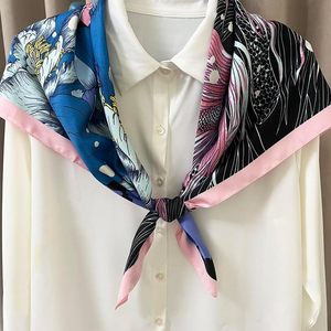 Écharpe bandana en soie de haute qualité, foulard pour cheveux, foulard pour le cou, toucher satiné doux, imprimé, écharpe de créateur pour femmes, idée cadeau de luxe - Product Image 4