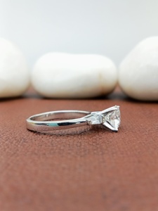 Bague de fiançailles et de mariage D'VINS JEWELS tendance en or rose avec diamant de laboratoire taille brillant, plaqué or blanc certifié - Product Image 5