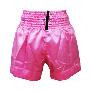 Shorts de Muay Thai respirants et athlétiques, séchage rapide, personnalisables, coupe confortable, fabriqués au Pakistan, 100% polyester, légers - Product Image 2
