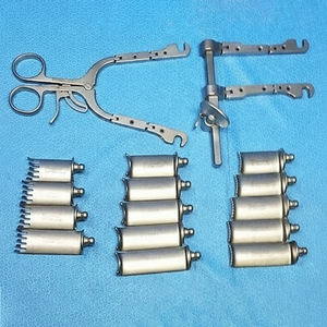 Retractores articulados Aesculap Caspar MD 270 y MD 271 con 14 cuchillas - Product Image 1