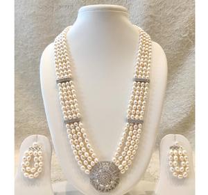 Conjunto de Perlas Largas con Circonitas Cúbicas y Acabado Plateado de Primera Calidad, Hermoso y Atractivo, con Aretes, Colección para Bodas - Product Image 1