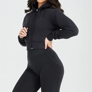 Sweat-shirt court à capuche zippé noir pour femme, manches longues, tricoté, respirant, pour l'automne, couleur unie - Product Image 1
