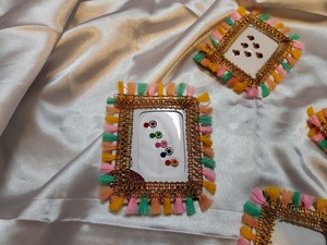 Cadeaux de retour pour mariage indien traditionnel, autocollants décoratifs faits main en velours pour le front (Bindi Booklet), idéaux pour Diwali et la Fête des Mères - Product Image 6