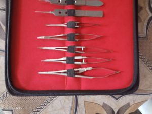 Kit de base de 30 instruments chirurgicaux ophtalmiques en acier inoxydable pour la chirurgie lacrymale et l'oculoplastie, avec plateau supérieur, pour DCR oculaire - Product Image 6