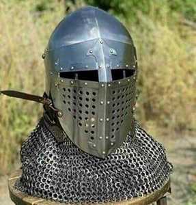 Casque de Chevalier Médiéval Antique avec Chaîne de Mailles, Fait Main en Acier Doux Poli Argenté, pour Costume, avec Sangle en Cuir Réglable - Product Image 5