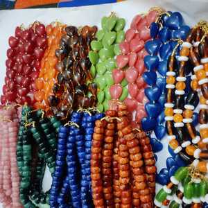 Colliers de perles corail sur mesure, épais et ornés de perles, dans des couleurs et tailles variées, pour la revente et les créations en résine - Product Image 2