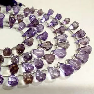 Perles de pierres précieuses en améthyste violette naturelle, facettées en forme de goutte, vendues par brin de 8 pouces de long - Product Image 1