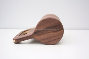 Tasse en bois naturel avec poignée Tasse à thé créative Tasse à bière pour café Cadeaux faits à la main Votre logo inclus - Product Image 5