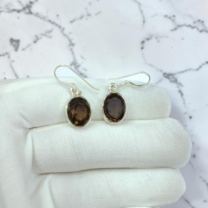 Pendientes de Plata de Ley 925 con Cuarzo Ahumado, Gema Ovalada Facetada en Biseles Minimalistas, Joyería Clásica a Precio de Mayoreo - Product Image 3