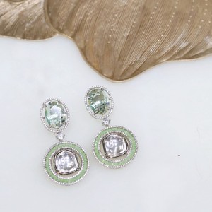 Pendientes de ópalo chapados en rodio para mujer con incrustaciones rosas y piedras redondas de corte brillante - Product Image 6