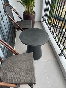 Mesa de Centro Redonda de Cemento de Lujo con Base Central Tipo Pedestal, Duradera y Fácil de Limpiar, para Sala de Estar - Product Image 4