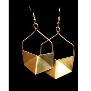 Pendientes colgantes de diseño geométrico chapados en oro de excelente calidad, joyería moderna para mujer, para fiestas, a precio de mayoreo. - Product Image 1