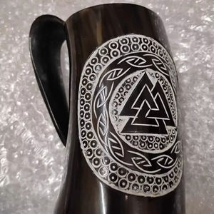 Jarra de Cuerno con Diseño Animal, Material Orgánico Ecológico Premium, Acabado Pulido Suave, Tamaño Personalizado para Cerveza, Sidra y Exhibición Decorativa - Product Image 1