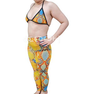 Conjunto de Bikini y Leggings de Compresión con Estampado de Reptiles Multicolor |   Monos Elásticos de 2 Piezas con Estampado por Sublimación - Product Image 1