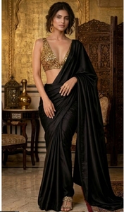 Sari KV Midnight Noir Satinado con Blusa Sin Coser - Product Image 1