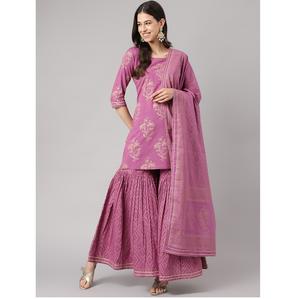 Conjunto Sharara con estampado morado metalizado de exportador indio, con top adornado y palazzo a juego para ocasiones festivas, disponible para la venta. - Product Image 1