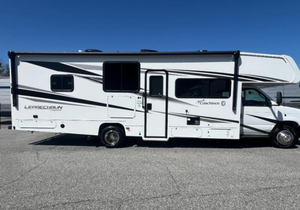 Autocaravanas Clase C Usadas en Venta, OEM/ODM, Industriales, para Campamentos Familiares y Viajes por Carretera, Precio Nuevo - Product Image 3