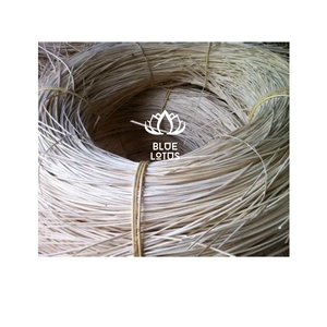 Matériau de base en rotin naturel de qualité supérieure pour la fabrication artisanale de paniers traditionnels, de meubles et de produits décoratifs pour la maison - Product Image 1