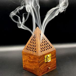 Brûleur d'encens en bois de santal brut fait main, forme pyramide avec tiroir, diffuseur aromatique en bois naturel pour la décoration intérieure, utilisation toute saison - Product Image 5