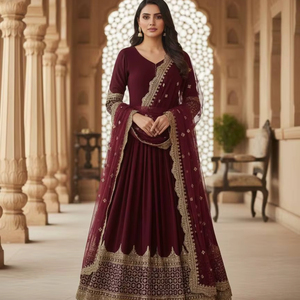 ชุดคุर्ตา/คุर्ติปักลายหนักเต็มตัว แบรนด์ Ramdev Trading เหมาะสำหรับงานปาร์ตี้ งานพรอม งานแต่งงาน งานดิวาลี ทรงพอดีตัว - Product Image 1