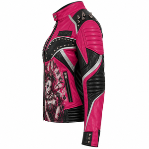 Chaqueta de cuero genuino rosa intenso y negro para motociclista, con estampado gráfico de reina payaso y detalles de pinchos, abrigo de carreras para mujer, proveedor de servicios OEM y ODM personalizados. - Product Image 4