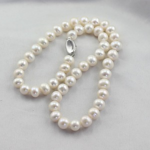 Collar de Perlas de Agua Dulce Blancas Planas de 8 mm de Lujo de Alta Gama para Mujer, Cadena para Clavícula Sin Núcleo, Sensación de Lujo Ligero - Product Image 4