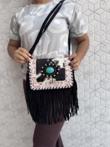 Bolso de mano de gamuza nuevo hecho a mano con flecos, bolso bandolera de cuero con piedras turquesa, estilo gitano bohemio, con pelo de animal, multiusos - Product Image 5