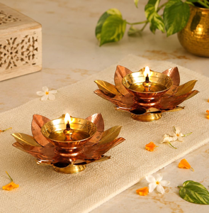 Ensemble de 2 lampes à huile décoratives en laiton en forme de fleur de lotus dorée pour Pooja Mandir Diwali Aarti Temple domestique Décoration de festival - Product Image 5