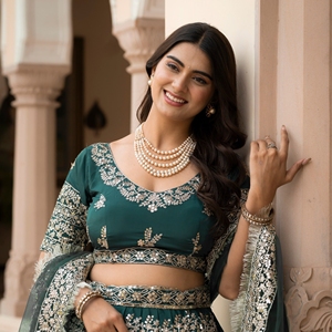 Lehenga Choli de Crepé Francés con Bordado de Lentejuelas Zari, de Secado Rápido, para Bodas y Fiestas, Atuendo Elegante de Diseñador - Product Image 5