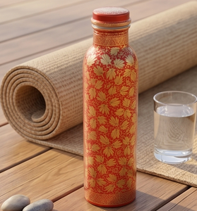 Botella de agua de cobre con base roja premium y estampado de hojas doradas, elegante y ecológica, ideal para la hidratación diaria, viajes y oficina. - Product Image 3