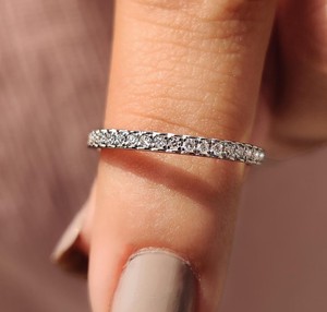 Anillo de Compromiso Unisex con Diamantes de Corte Brillante Cultivados en Laboratorio, Banda de Media Eternidad de 0.20 Quilates, Oro 14K/18K, PT950/S925, Certificado IGI - Product Image 2